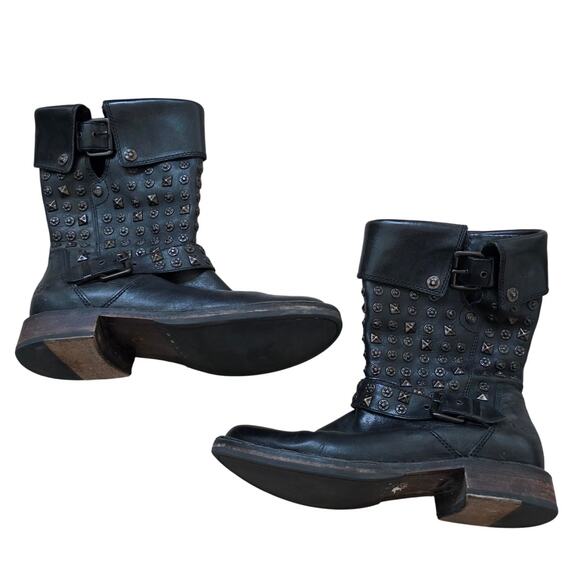 UGG Conor Black Leather Studded Moto Style Boots sz 7 Fall Winter Boho Casual - Picture 1 of 8